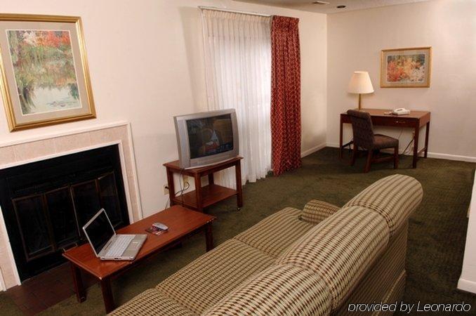 Huntsville Hotel & Suites Δωμάτιο φωτογραφία